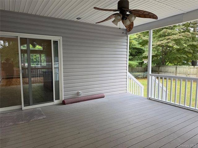6 Concord Avenue, Medford, NY 11763