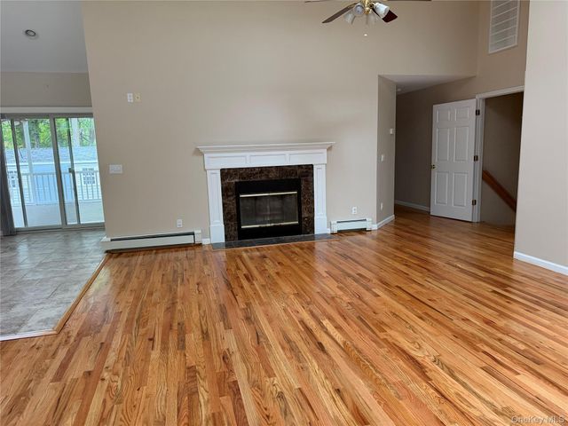 6 Concord Avenue, Medford, NY 11763