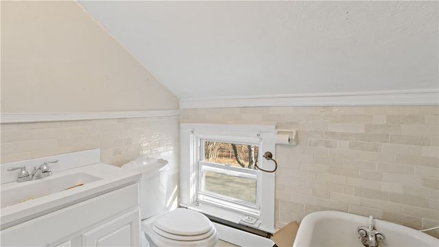 21 Highland Avenue, Coventry, RI 02816