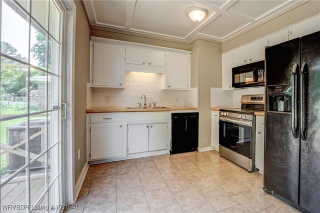 101 S 42nd Street, Van Buren, AR 72956