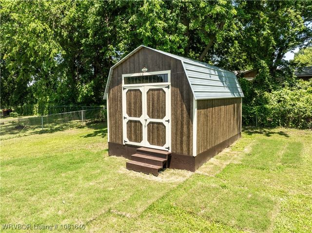 101 S 42nd Street, Van Buren, AR 72956