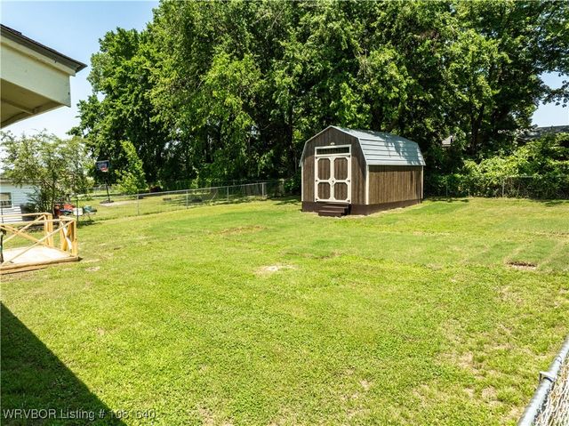 101 S 42nd Street, Van Buren, AR 72956