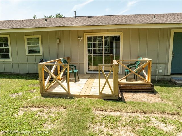 101 S 42nd Street, Van Buren, AR 72956