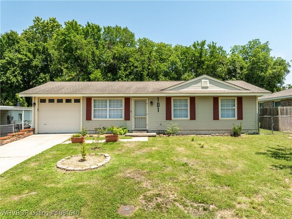 101 S 42nd Street, Van Buren, AR 72956