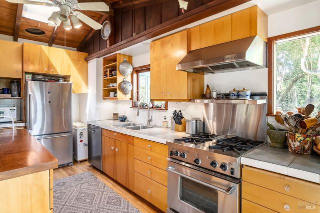 68 Wreden Ave, Fairfax, CA 94930