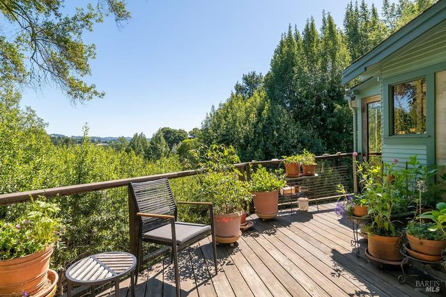 68 Wreden Ave, Fairfax, CA 94930