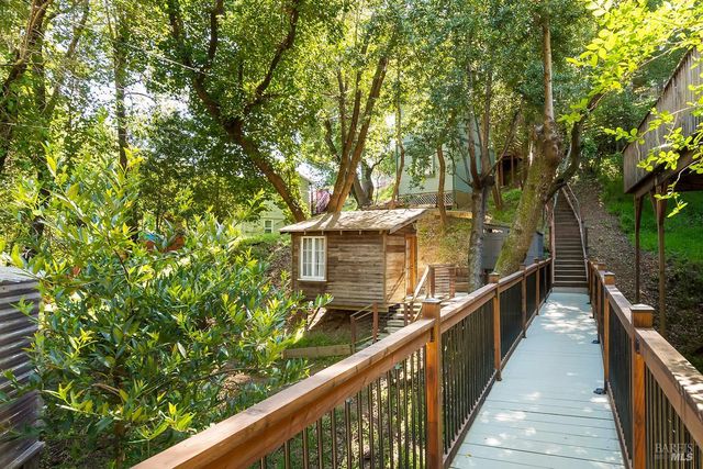 68 Wreden Ave, Fairfax, CA 94930