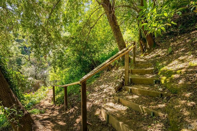 68 Wreden Ave, Fairfax, CA 94930