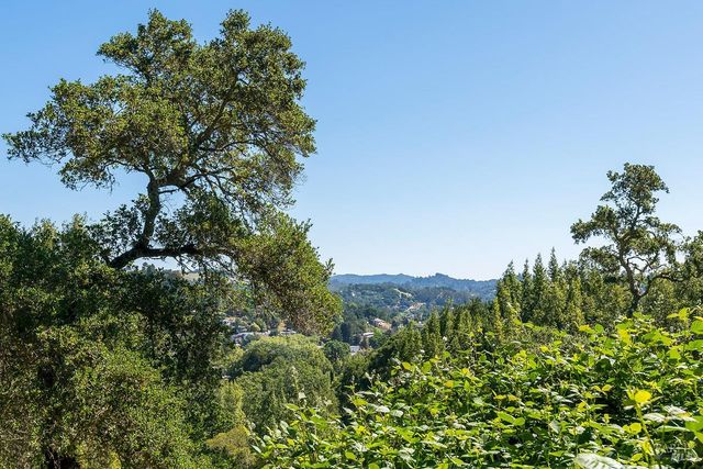 68 Wreden Ave, Fairfax, CA 94930