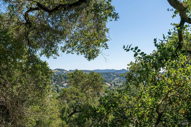 68 Wreden Ave, Fairfax, CA 94930