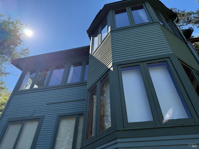 68 Wreden Ave, Fairfax, CA 94930