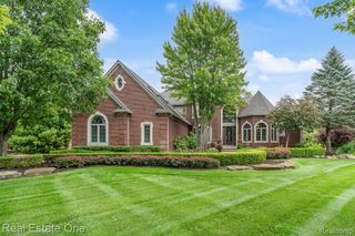 2737 Pebble Beach Drive, Oakland Charter Township, MI 48363