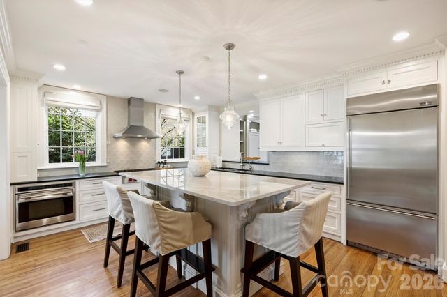 1555 Queens Road W, Charlotte, NC 28207