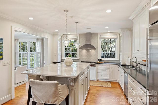 1555 Queens Road W, Charlotte, NC 28207