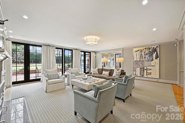 1555 Queens Road W, Charlotte, NC 28207