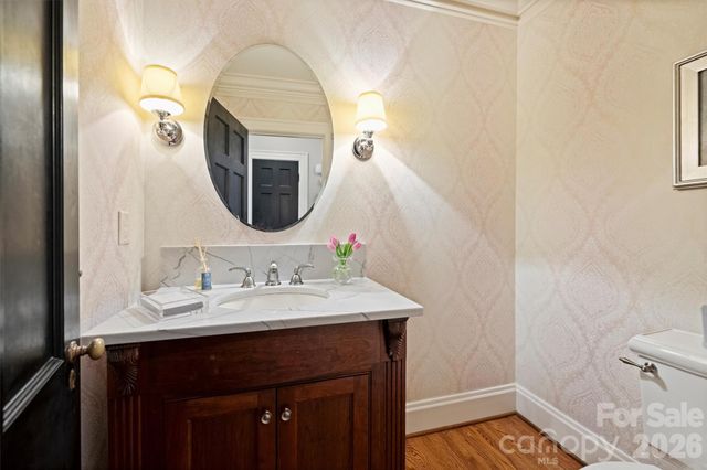 1555 Queens Road W, Charlotte, NC 28207