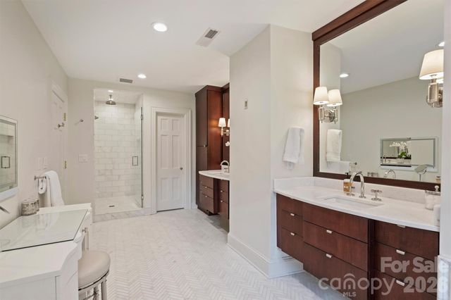 1555 Queens Road W, Charlotte, NC 28207