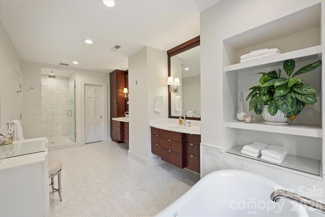 1555 Queens Road W, Charlotte, NC 28207