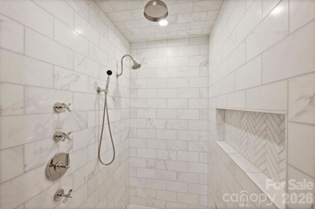 1555 Queens Road W, Charlotte, NC 28207