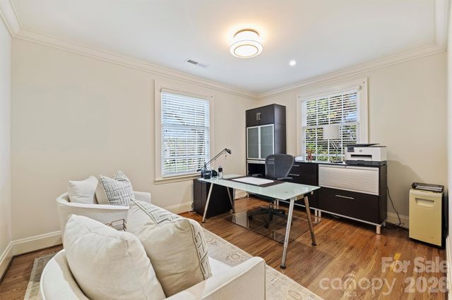 1555 Queens Road W, Charlotte, NC 28207