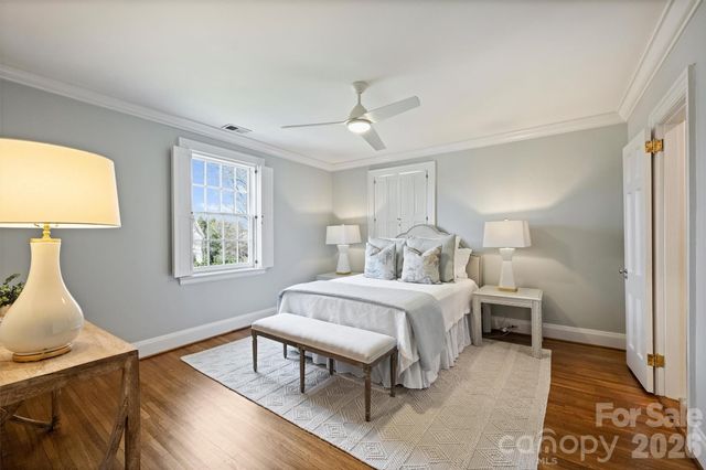 1555 Queens Road W, Charlotte, NC 28207