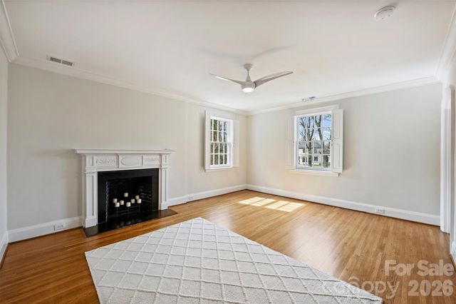 1555 Queens Road W, Charlotte, NC 28207