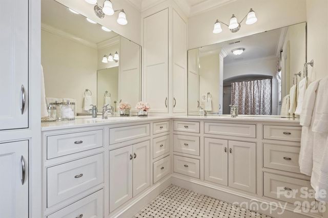 1555 Queens Road W, Charlotte, NC 28207