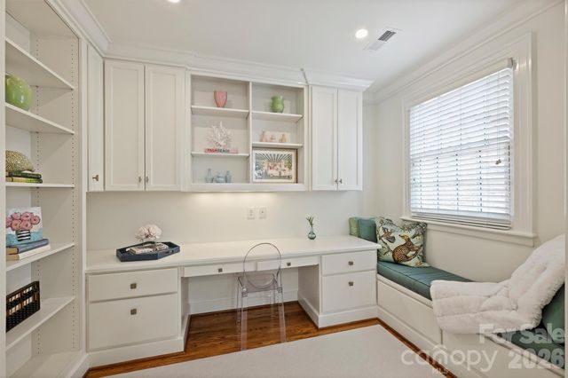 1555 Queens Road W, Charlotte, NC 28207