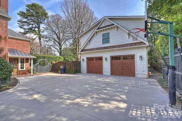 1555 Queens Road W, Charlotte, NC 28207