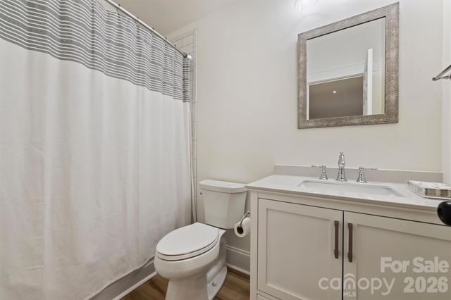 1555 Queens Road W, Charlotte, NC 28207