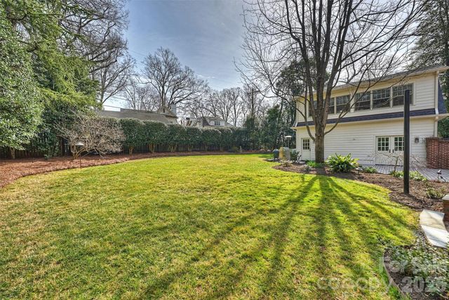 1555 Queens Road W, Charlotte, NC 28207