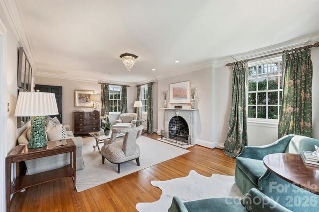 1555 Queens Road W, Charlotte, NC 28207