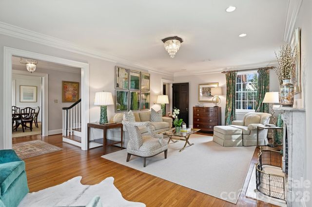 1555 Queens Road W, Charlotte, NC 28207