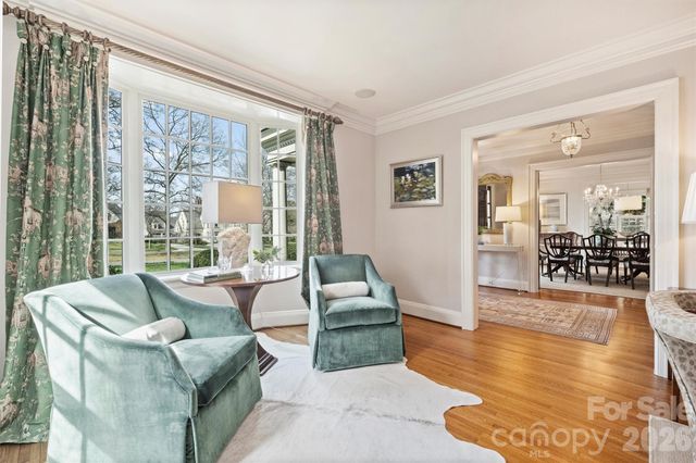 1555 Queens Road W, Charlotte, NC 28207