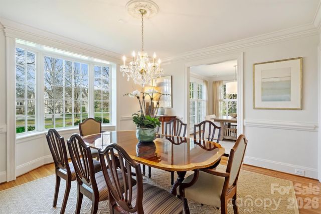 1555 Queens Road W, Charlotte, NC 28207