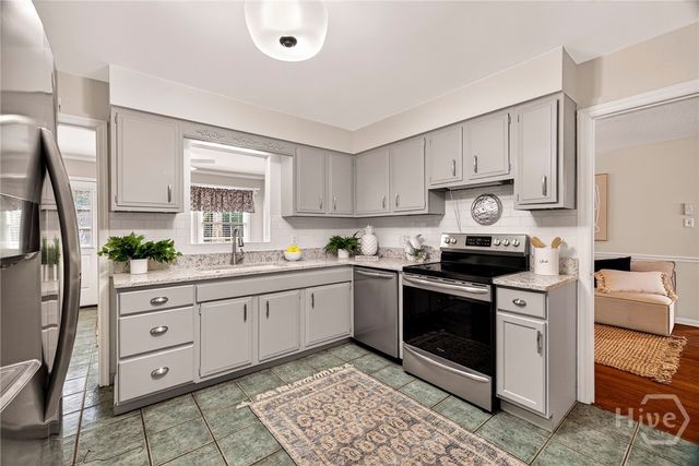 30 Cardinal Road, Savannah, GA 31406