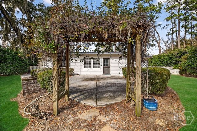 30 Cardinal Road, Savannah, GA 31406