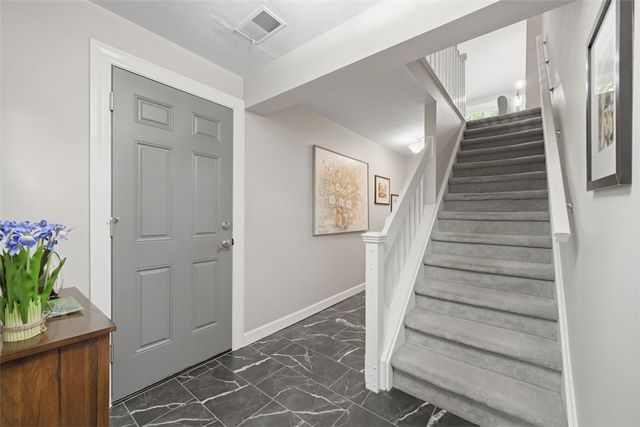 907 Cottingham Drive, Mccandless, PA 15101