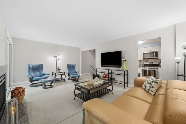 907 Cottingham Drive, Mccandless, PA 15101