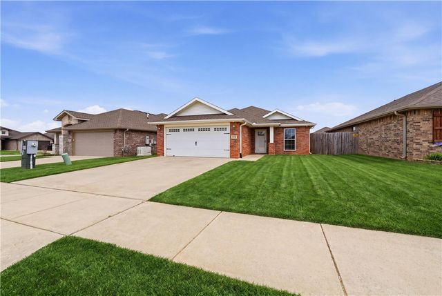 6110 McClellen Street, Bentonville, AR 72713