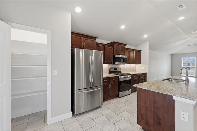 6110 McClellen Street, Bentonville, AR 72713