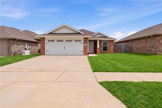 6110 McClellen Street, Bentonville, AR 72713