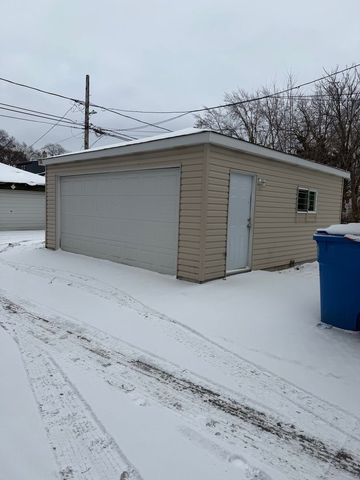 11715 S Wentworth Avenue, Chicago, IL 60628