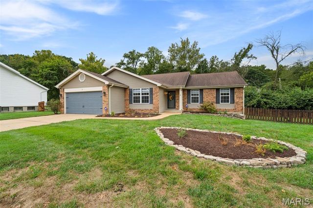 39 Gentle Court, Fenton, MO 63026