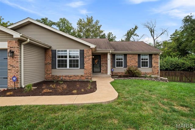 39 Gentle Court, Fenton, MO 63026