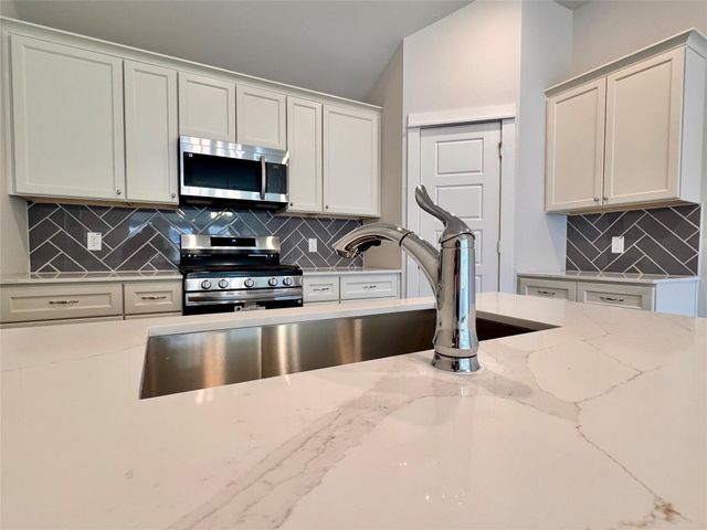 135 Road 51030, Cleveland, TX 77327