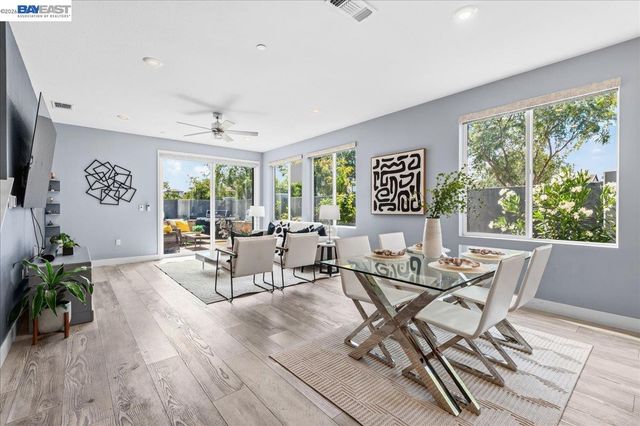 5806 Silhouette Ct, Dublin, CA 94568