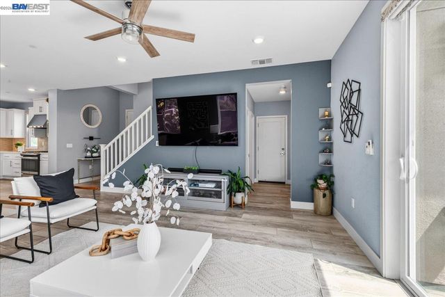 5806 Silhouette Ct, Dublin, CA 94568