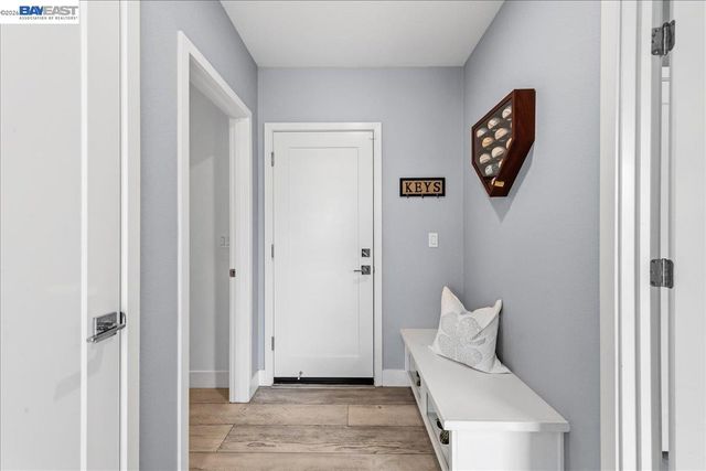 5806 Silhouette Ct, Dublin, CA 94568