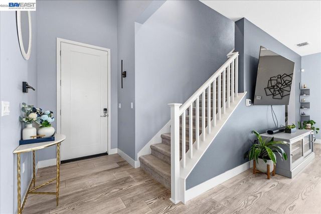 5806 Silhouette Ct, Dublin, CA 94568